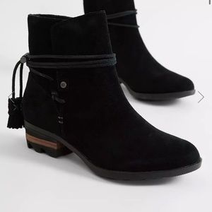 Sorel Farah Waterproof Booties Size 7